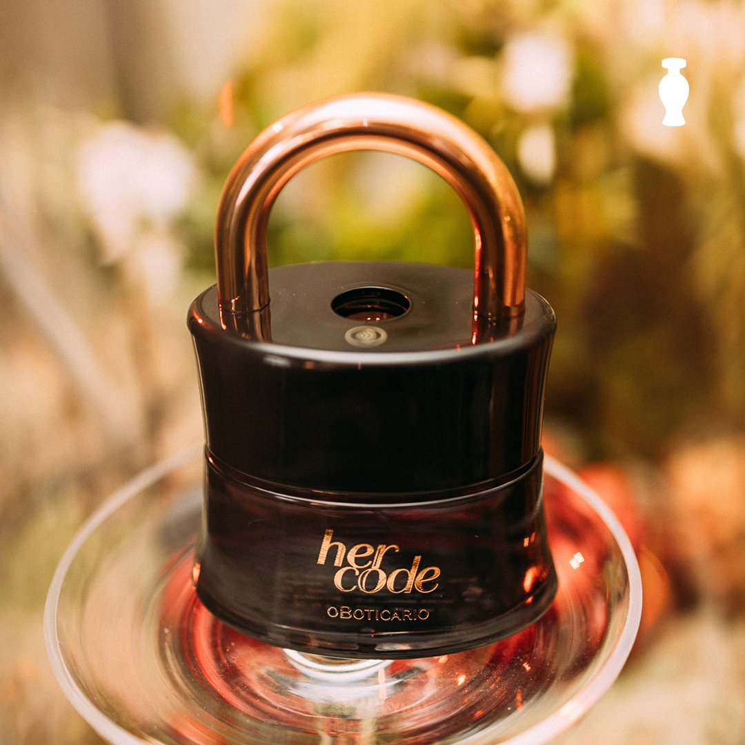 Em uma noite dedicada à Arte da Perfumaria, O Boticário revelou sua visão para o futuro. Convidados selecionados foram recebidos com uma experiência sensorial imersiva, guiados por cinco mestres perfumistas de renome internacional.

#ArteDaPerfumaria #oboticario #perfumaria