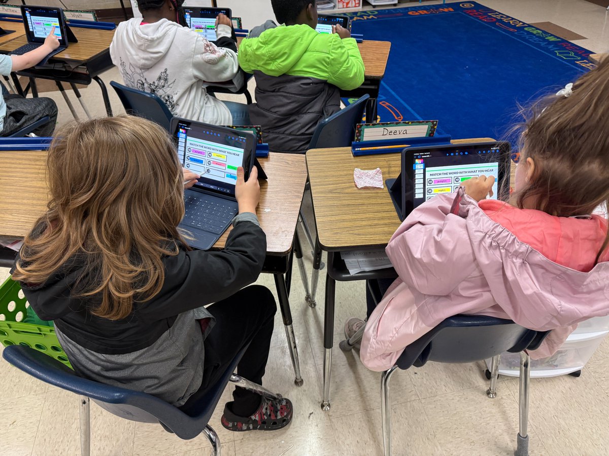 ShannonP511's tweet image. Innovation thrives @ajejaybirds , students are using technology to tackle complex challenges, transforming classroom learning into a dynamic landscape of discovery and problem-solving.
@GCSchoolsNC 
@jmaness4 
@mrs_luka_gcs