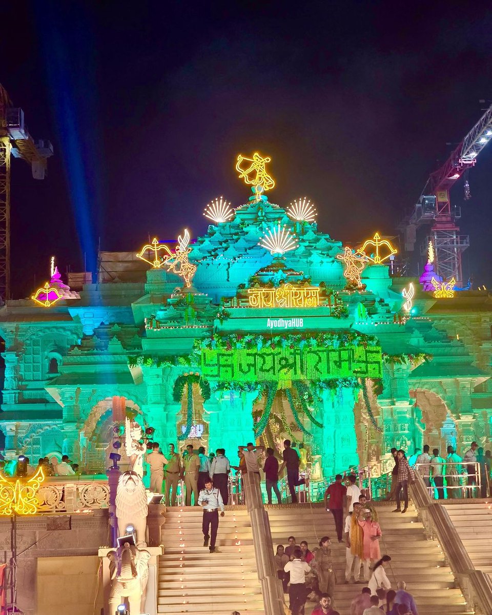 RameshSpeaks_'s tweet photo. Shri Ram Temple During Deepotsav 

500 वर्षों बाद राम मंदिर में पहली दीपावली 🥹 

आप सभी को दीपावली की शुभकामनायें

#diwali2024 #dipotsav #rammandir #दीपोत्सव #diwalicelebration #diwalispecial 
#ayodhya #ayodhyahub #rammandir #ayodhyarammandir #ayodhyaramma https://t.co/C7gNSV002I