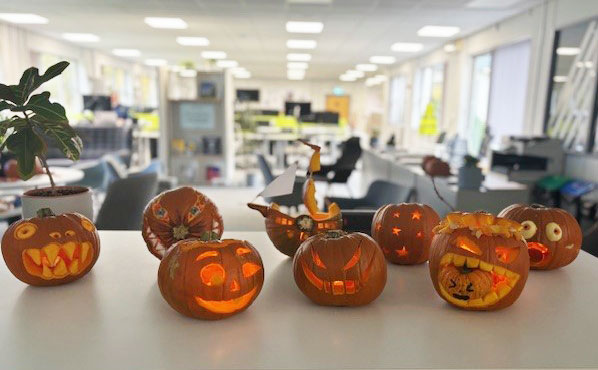 🎃Our talented team got into the Halloween spirit this afternoon to carve some spooktacular pumpkins -  we think the results are fang-tastic! Happy Halloween!✨#Halloween2024 #pumpkincarving