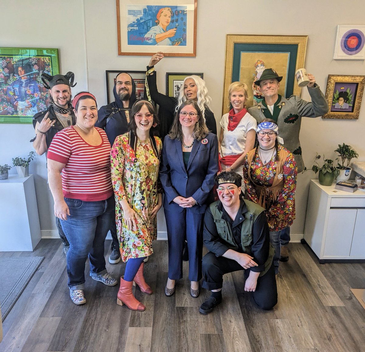 RicksFrameRVA's tweet image. Happy Halloween from your favorite framers! Come in and see our creative crew – we’re ready to help with all your framing needs

#custompictureframing #customframing #spookyart