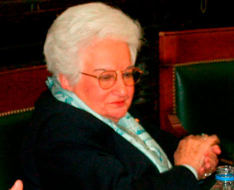 Con profundo pesar, lamentamos informar el fallecimiento de María Graciela Reiriz (1929-2024), Profesora Titular Consulta de Derecho Administrativo de la Facultad de Derecho de la Universidad de Buenos Aires.

Acompañamos a sus familiares y amigos/as en este doloroso momento.