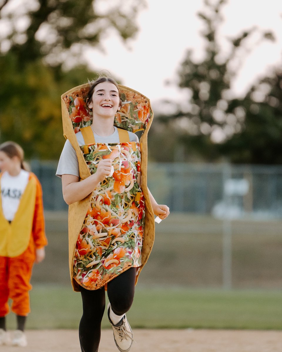 MASH__Softball's tweet photo. We take spooky season very serious here. 🎃🥎😂 #MakeSoftballFunAgain  

#MASHsoftball | #RaiseTheStandard https://t.co/vXswBMfbGm