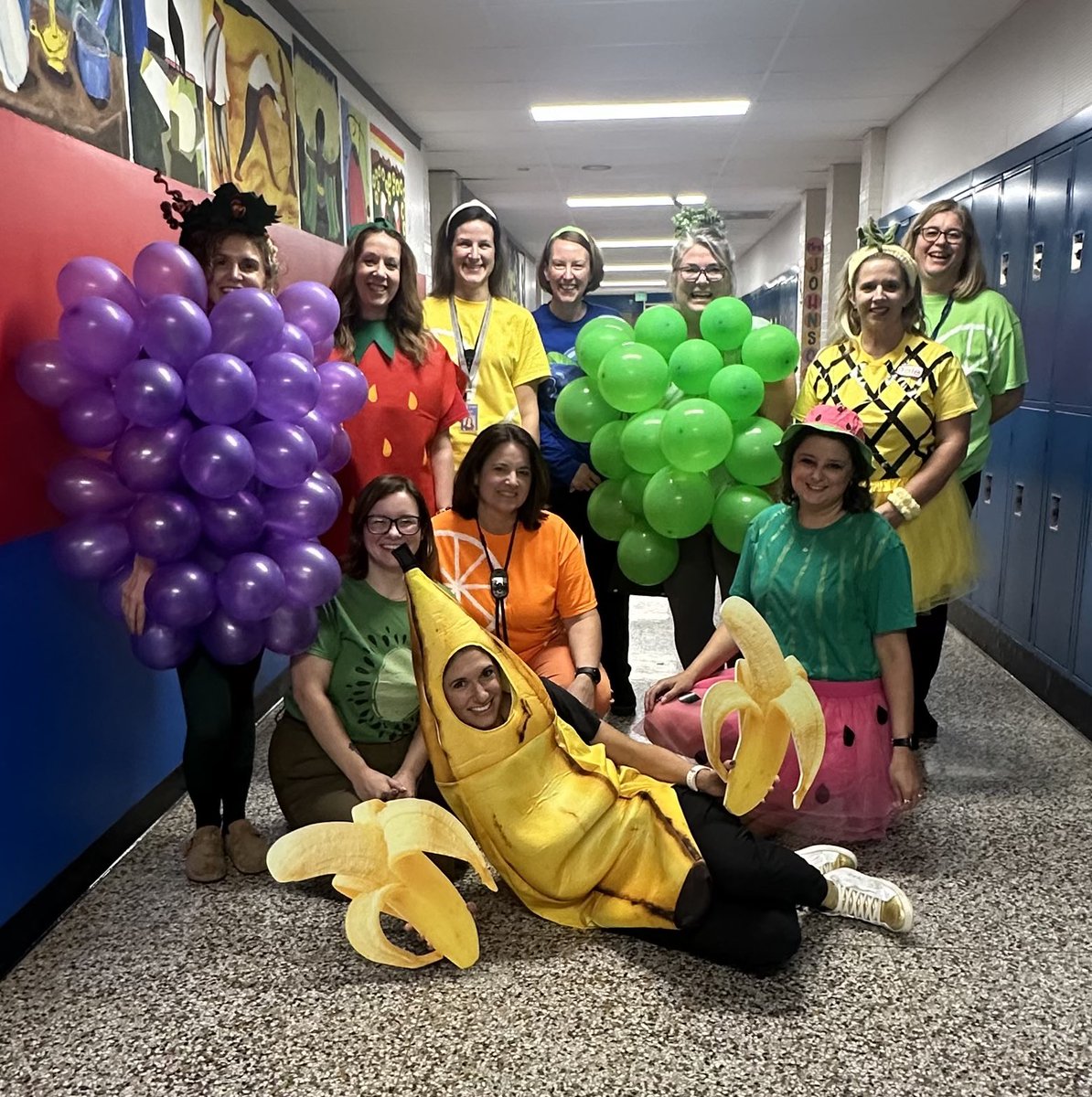 6socialstudies's tweet photo. 6th grade @RMSPRIDE is so grape. We go bananas for school! 
🍇🍓🥝🫐🍌🍉🍋🍍🍊
 @RMS6th @Dr_Oberhauser https://t.co/wUUPs1pzbP