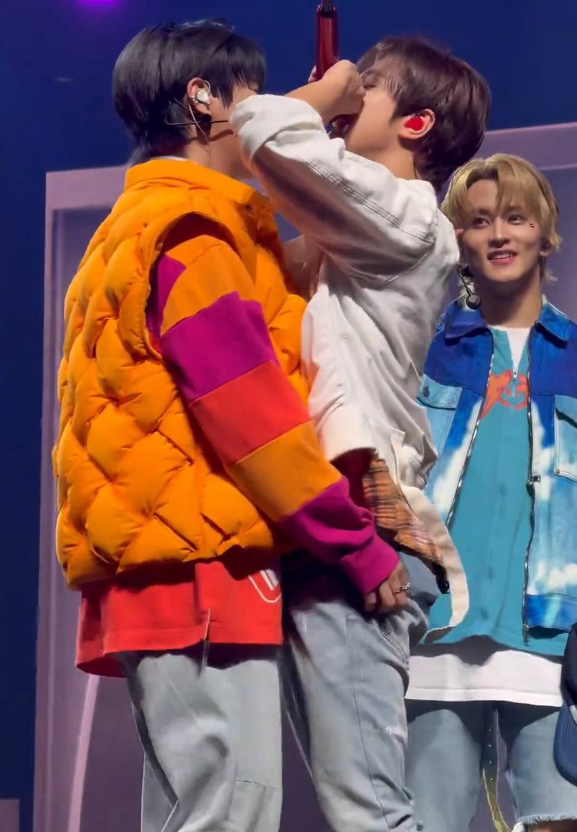podopodo_podoal's tweet photo. 런동이 제철이로구나!!! https://t.co/j0Mrrt4iyP