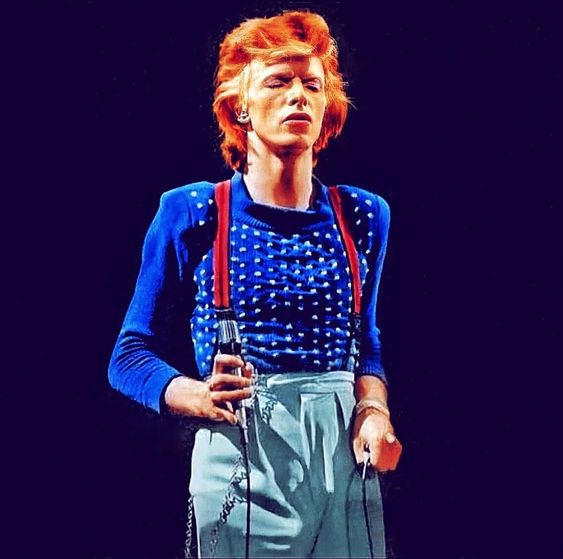 Claudestar2012's tweet photo. #DavidBowie - Diamond Dogs Tour - 1974 https://t.co/oFKon16yIq