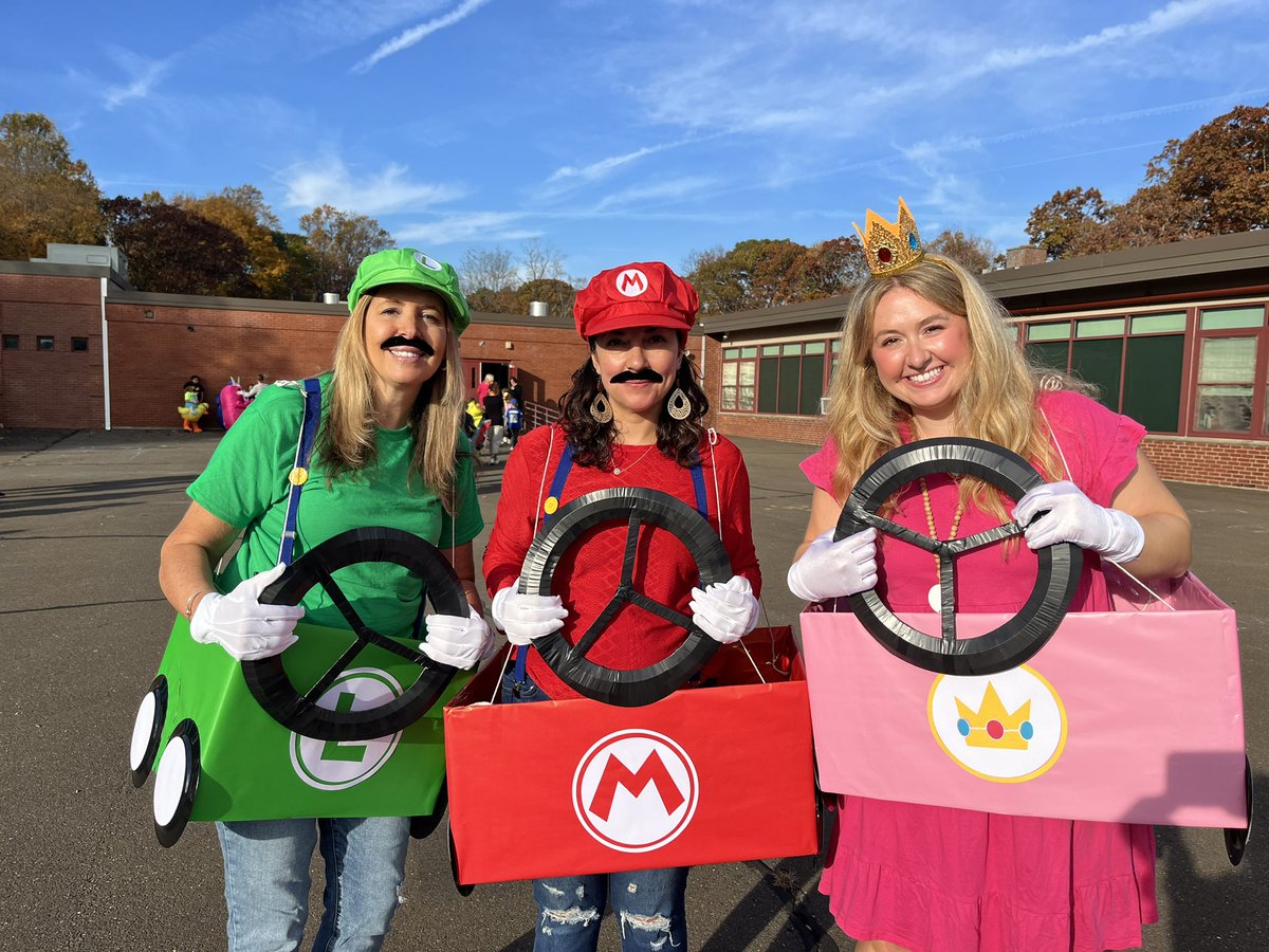 Sarah Scionti tweet media