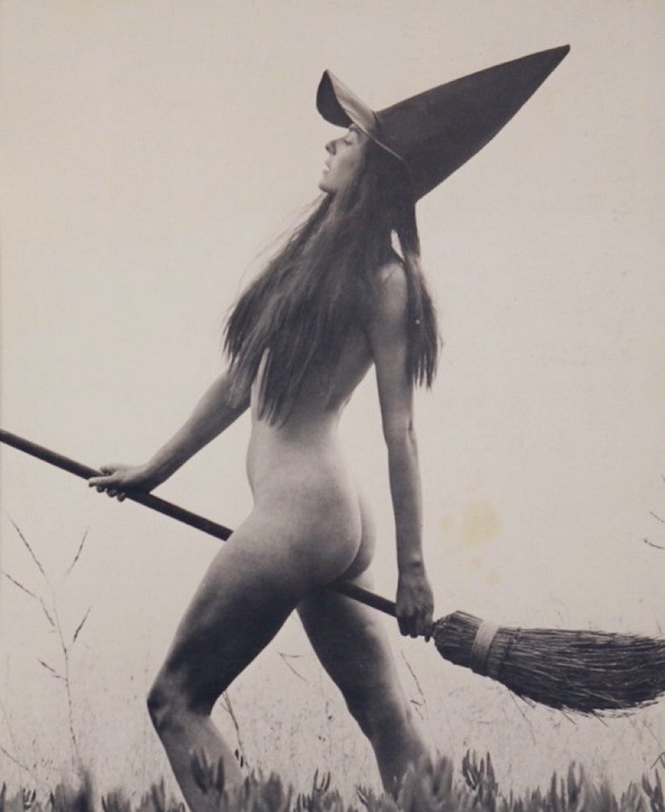 nudetherapyy (@nudetherapyy) on Twitter photo 