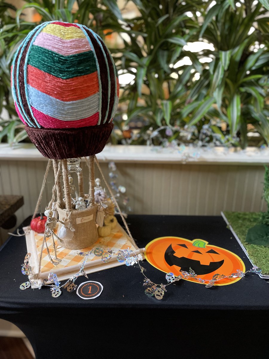 DoubleTreeMLB's tweet photo. DoubleTree by Hilton Melbourne Oceanfront hosted our annual Pumpkin Decorating Contest and wanted to share our creations with you! Let us know what you think in the comments below. #HappyHalloween #SpookySeason #SpaceCoast #DoubleTree #CelebrateWithHilton 🎃 👻 🌻 https://t.co/lnHIidu1M8