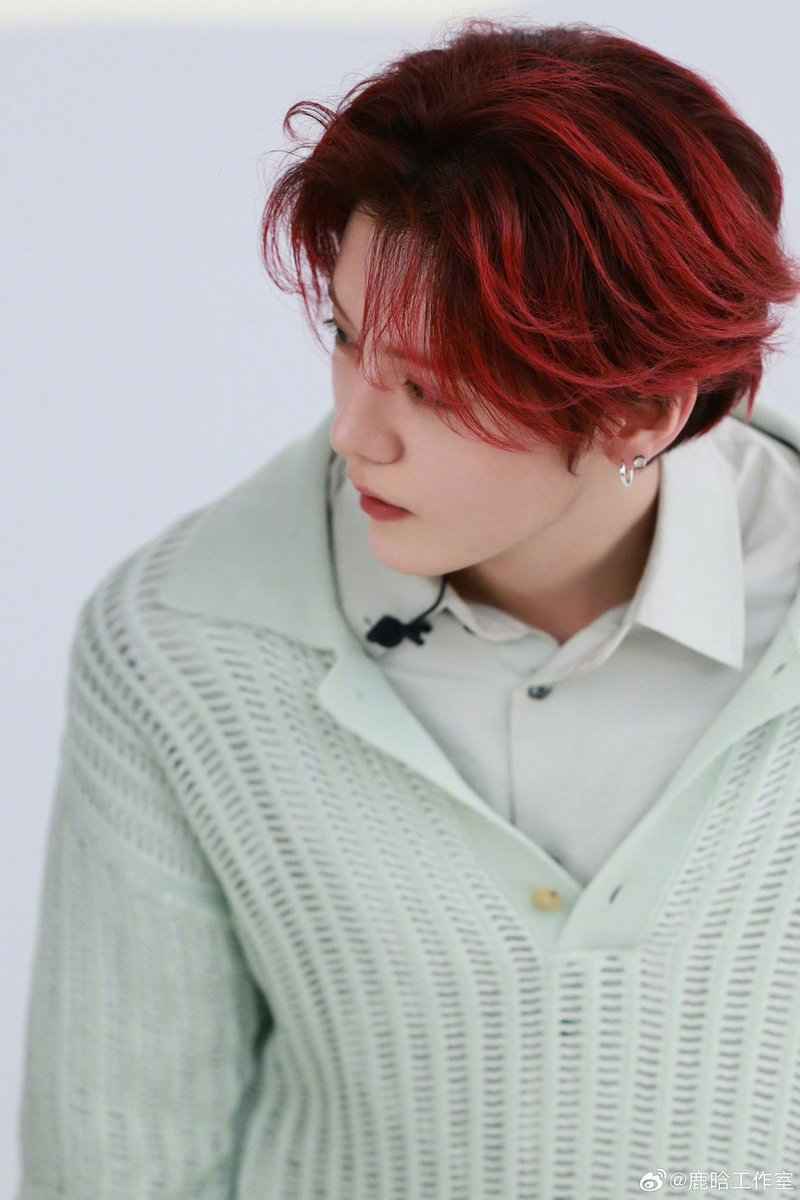 luking0420's tweet photo. [NEWS] 241031 LuHan Studio’s Weibo update:

Lu Han’s work tidbits! Looking forward to meeting you in Xi'an &amp; Foshan soon. Welcome to gap! 🔥🔥🔥

1️⃣

Cr. 鹿晗工作室
Link: https://t.co/CHzbNFOh8Y

#LuHan
#鹿晗
#LuHanxGAPDAY https://t.co/5vJS7EBYDn