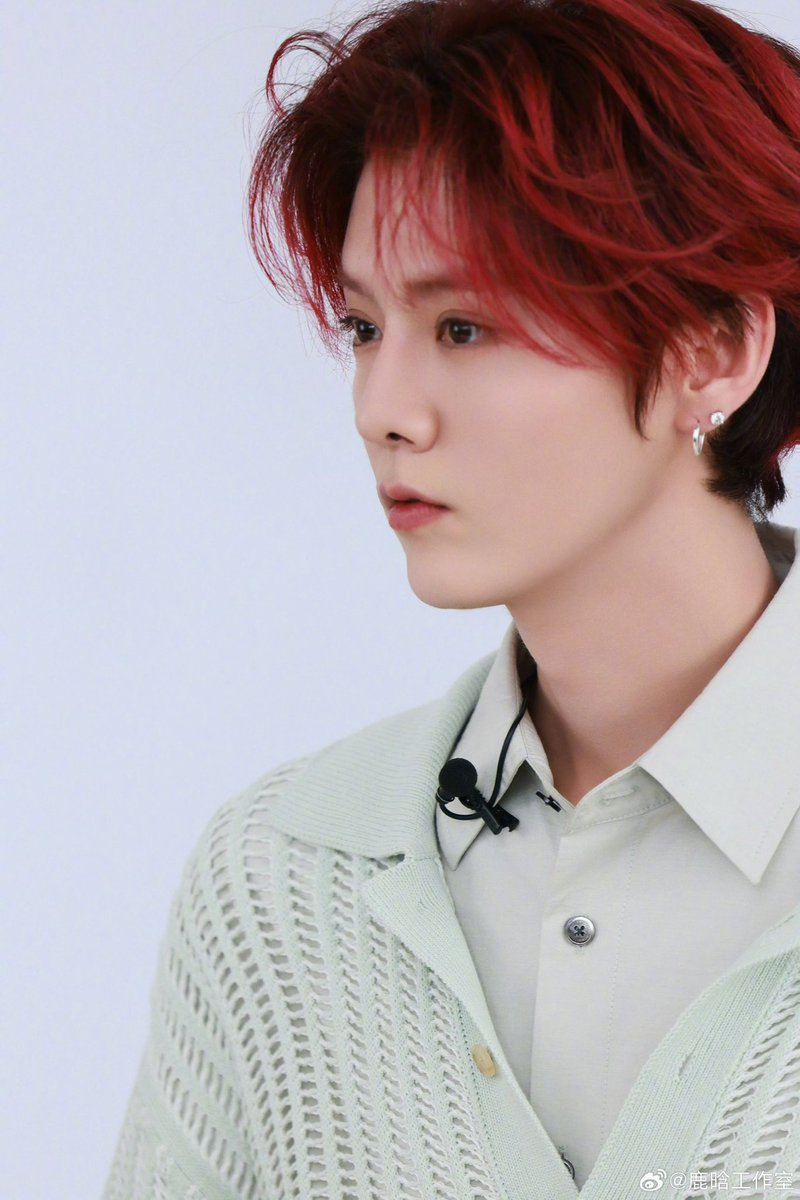 luking0420's tweet photo. [NEWS] 241031 LuHan Studio’s Weibo update:

Lu Han’s work tidbits! Looking forward to meeting you in Xi'an &amp; Foshan soon. Welcome to gap! 🔥🔥🔥

3️⃣

Cr. 鹿晗工作室
Link: https://t.co/CHzbNFOOYw

#LuHan
#鹿晗
#LuHanxGAPDAY https://t.co/TpH9QRsyf5