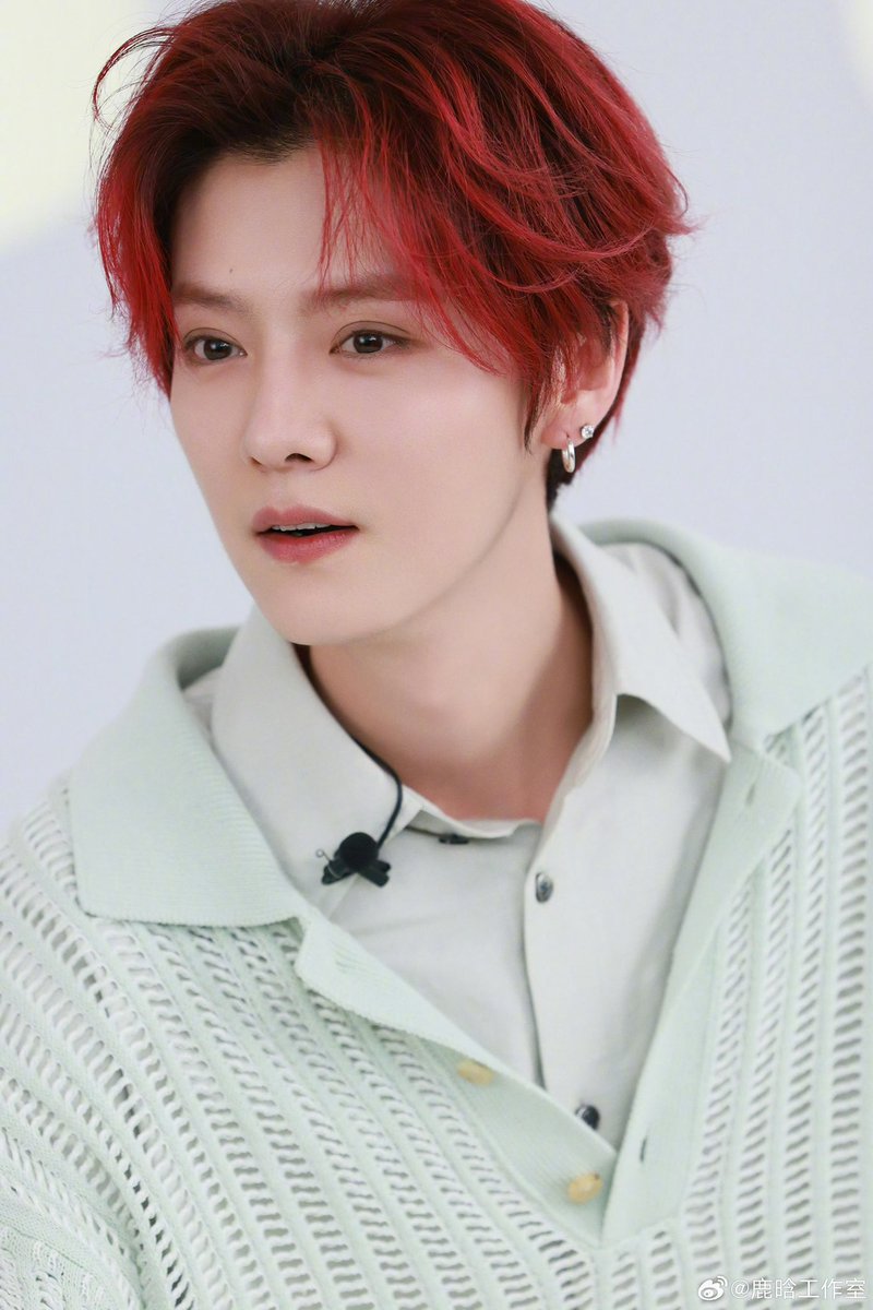 luking0420's tweet photo. [NEWS] 241031 LuHan Studio’s Weibo update:

Lu Han’s work tidbits! Looking forward to meeting you in Xi'an &amp; Foshan soon. Welcome to gap! 🔥🔥🔥

2️⃣

Cr. 鹿晗工作室
Link: https://t.co/CHzbNFOOYw

#LuHan
#鹿晗
#LuHanxGAPDAY https://t.co/DkclkQngZH