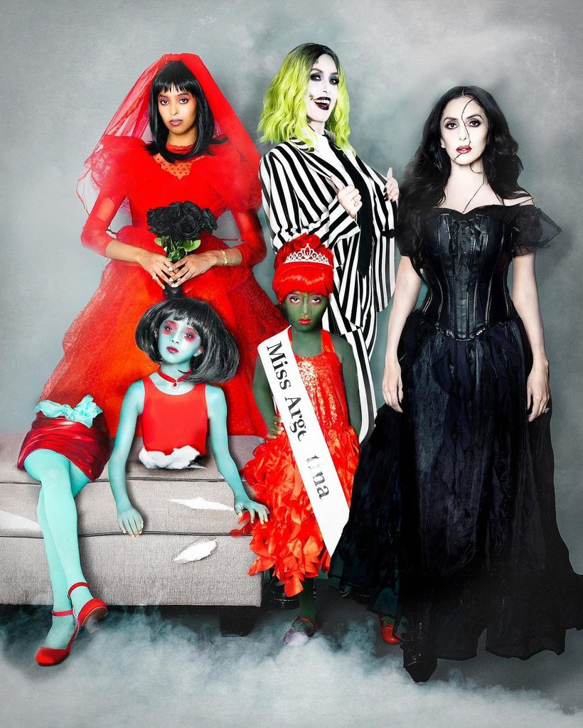 overtime's tweet image. The Bryant family killed Halloween 🔥
(via vanessabryant/IG)