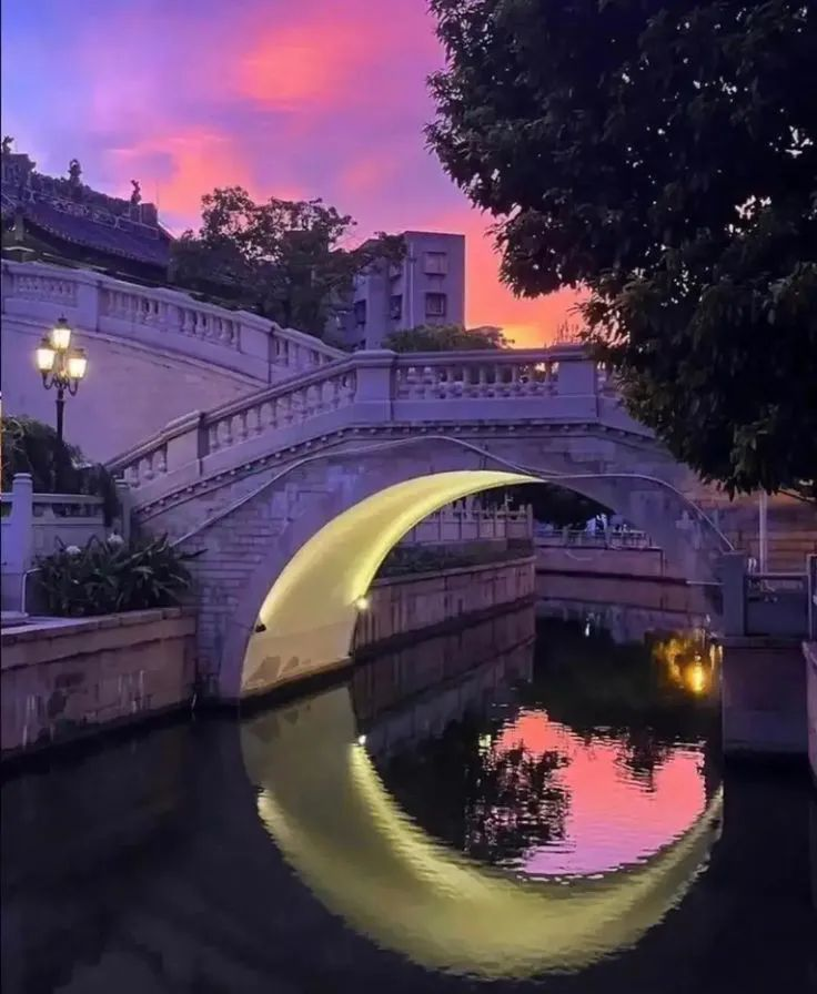 artindetails's tweet photo. moon bridge https://t.co/ba2QZvFwb7