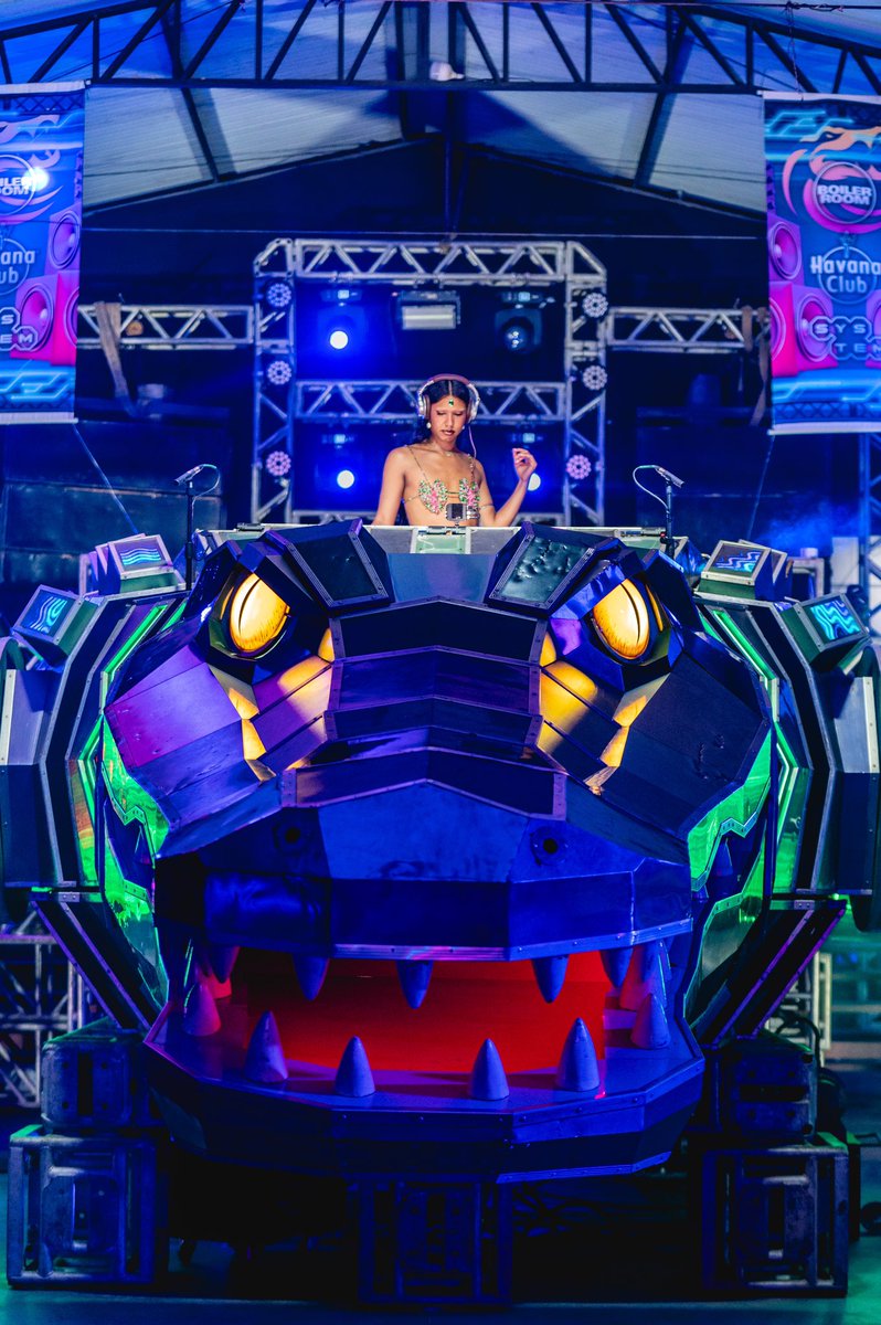 sereia du house tweet media