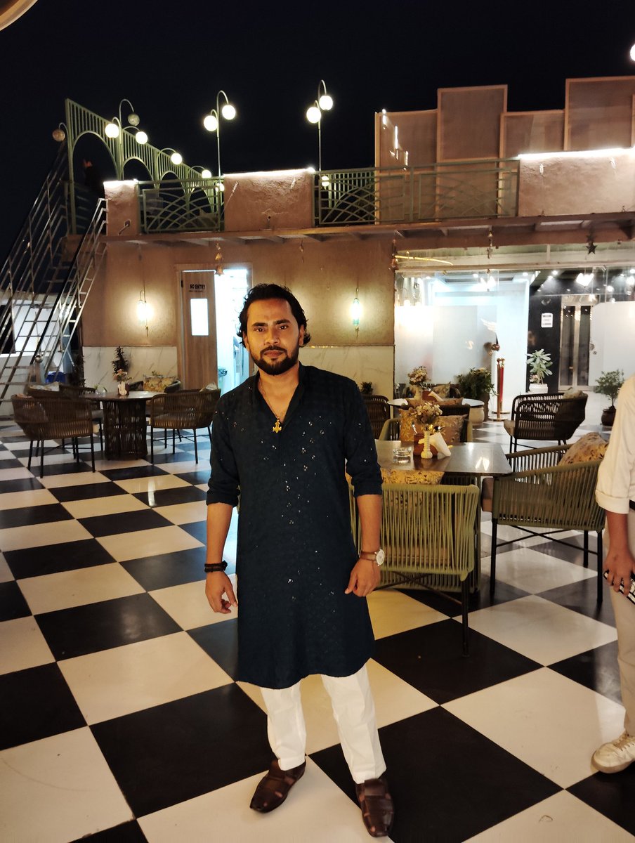 MSRockyofficial's tweet photo. FB-16
#october31
#happydiwali
#diwali_vives

अँधेरों की शिकायत क्या अँधेरे फिर अँधेरे हैं
उजाले भी सितम इस दौर में कुछ कम नहीं करते
- आज़ाद गुरदासपुरी

#LoveBlessingDua_MSROCKY❤🥰 https://t.co/Rfn8RnNOGs