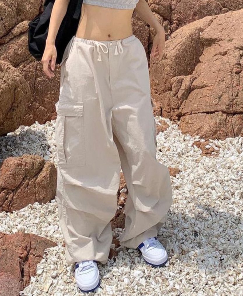 Faustine cargo plants💥 🤍

Liens 🔗 : youwear.fr/products/faust…