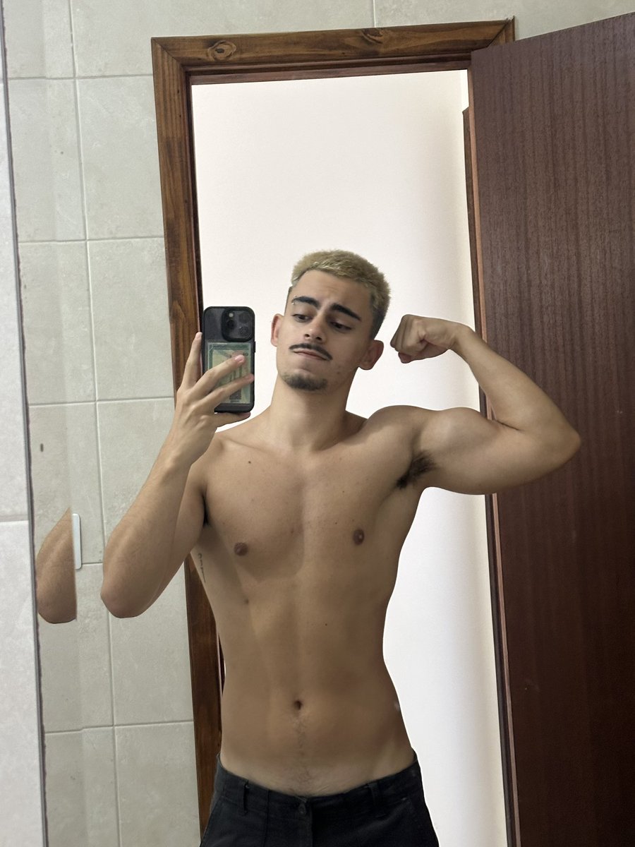 mateuseferreire's tweet photo. indo pro estágio https://t.co/X6W8BnbESu