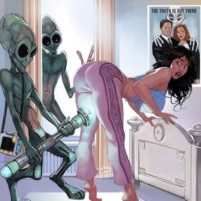 alienufovideos's tweet photo. Not sure if this a trick or a treat?? #HalloweenHavoc #Alienmeme https://t.co/TKyU253KfR