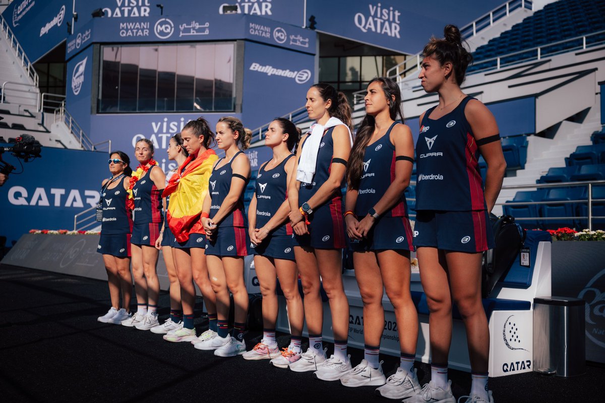 La Selección  ha lucido hoy un brazalete negro  en memoria de las víctimas de la #DANA y en solidaridad con las personas afectadas. 🥹🙏🏼

<a href="/padelfederacion/">Federación Española de Pádel</a>