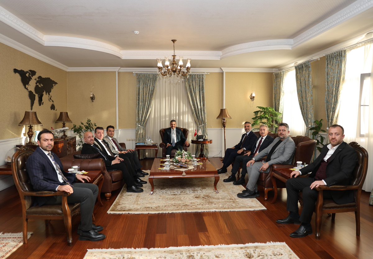 Anadolu'ya giriş kapısı olan dadaşlar diyarı Erzurum şehrimizin kıymetli Valisi Sn. Mustafa Çiftçi'yi ziyaret ederek, şehrimizin mevcut ekonomik yapısı, şehrin sanayileşmesine güç katan 2. Organize Sanayi Bölgesi ve buna mukabil yeni yatırım olanakları üzerine görüştük. 

Nazik