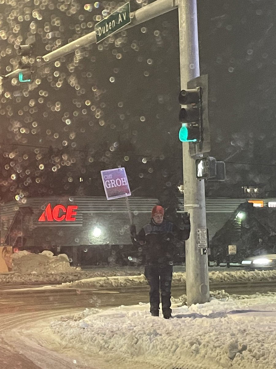 7:16AM and Cliff has already clocked in