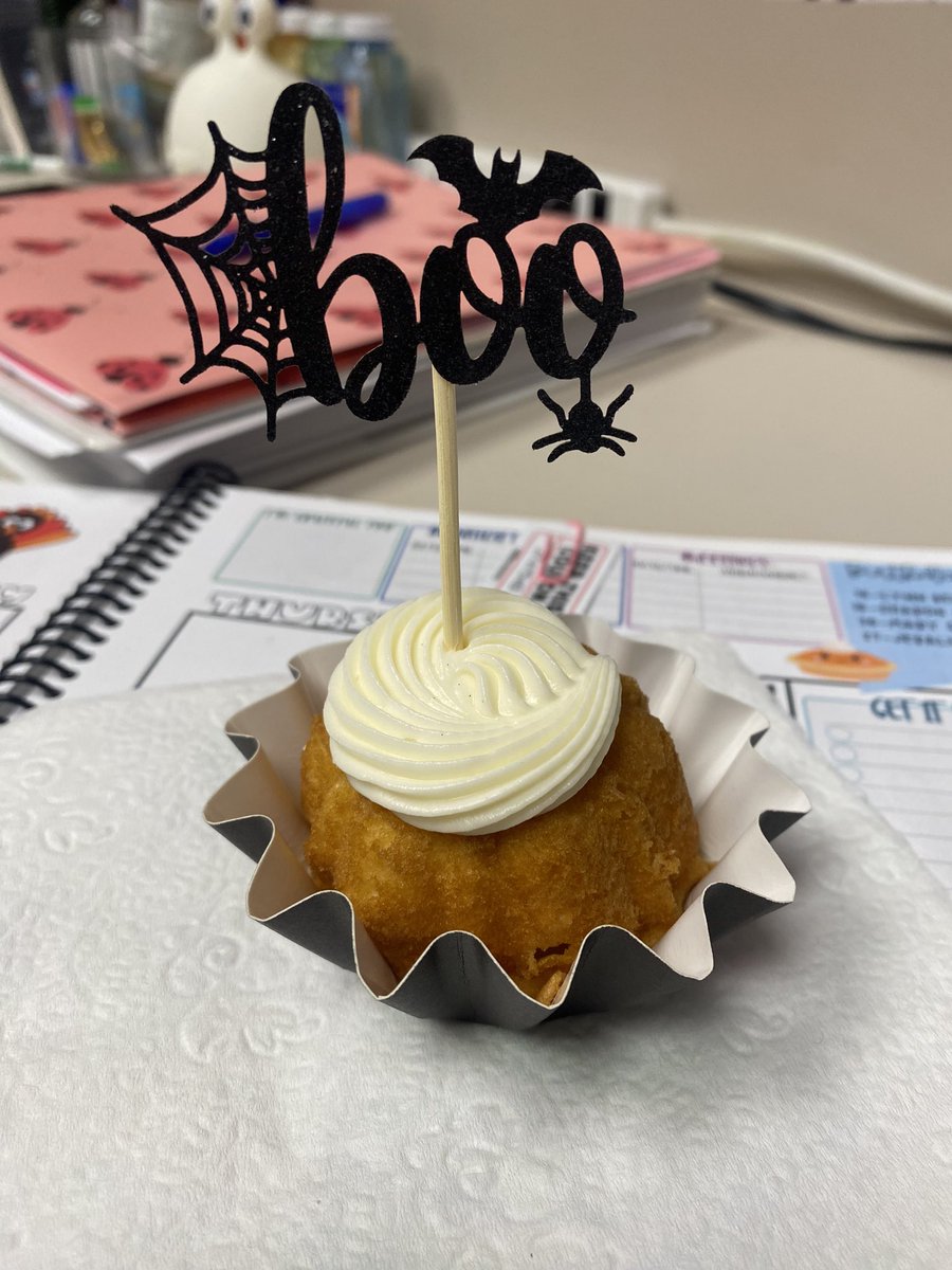 So thankful for our wonderful PTA thinking of us on this cray cray day! 🎃🖍️❤️ <a href="/hheptakingwood/">Hidden Hollow PTA</a> <a href="/HumbleISD_HHE/">Hidden Hollow Elementary</a> <a href="/nothingbundt/">Nothing Bundt Cakes</a>