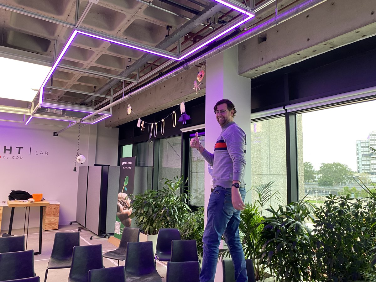 DataTribesNL's tweet image. 👻 Spooky vibes are set, and we’re ready to go! The BRIGHT Lab is transformed for our Data Thursday Halloween Edition! Decorations? ✅ Presentation? ✅ Guest Speaker Marcel? ✅ Candy? Double check!! 🍬🎩 #DataThursday #Halloween #AI #DataScience