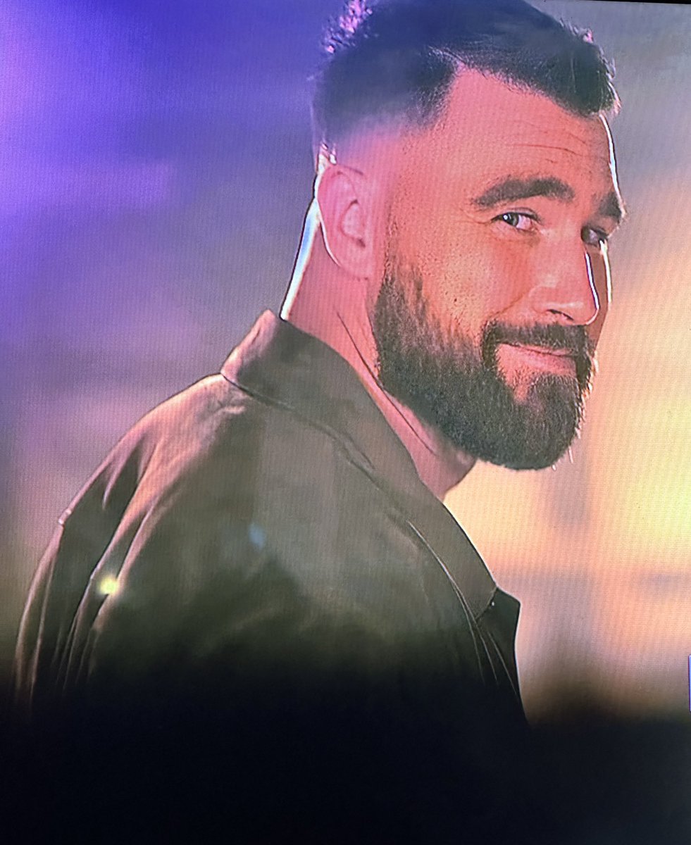 violet doesn't go here (much) anymore tweet media