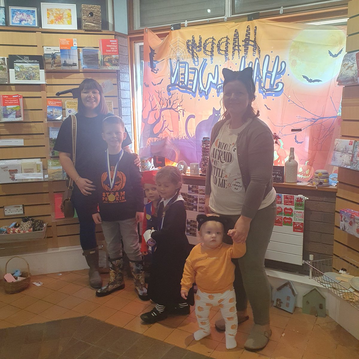 FourteenLocks's tweet photo. What a fabulous day here at the Fourteen Locks Canal Centre and Dadford Tea Room you guy's sure do love Halloween! Thank you all for coming & dressing up hope you had as much fun as we did! Enjoy your trick or treating this evening.
#fourteenlocks #mbact #Halloween #familyfundays https://t.co/68NrJogVoc