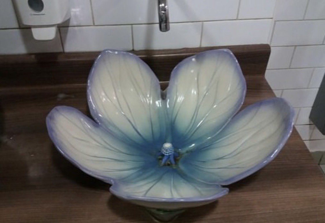 dearlybeloves's tweet image. flower sink