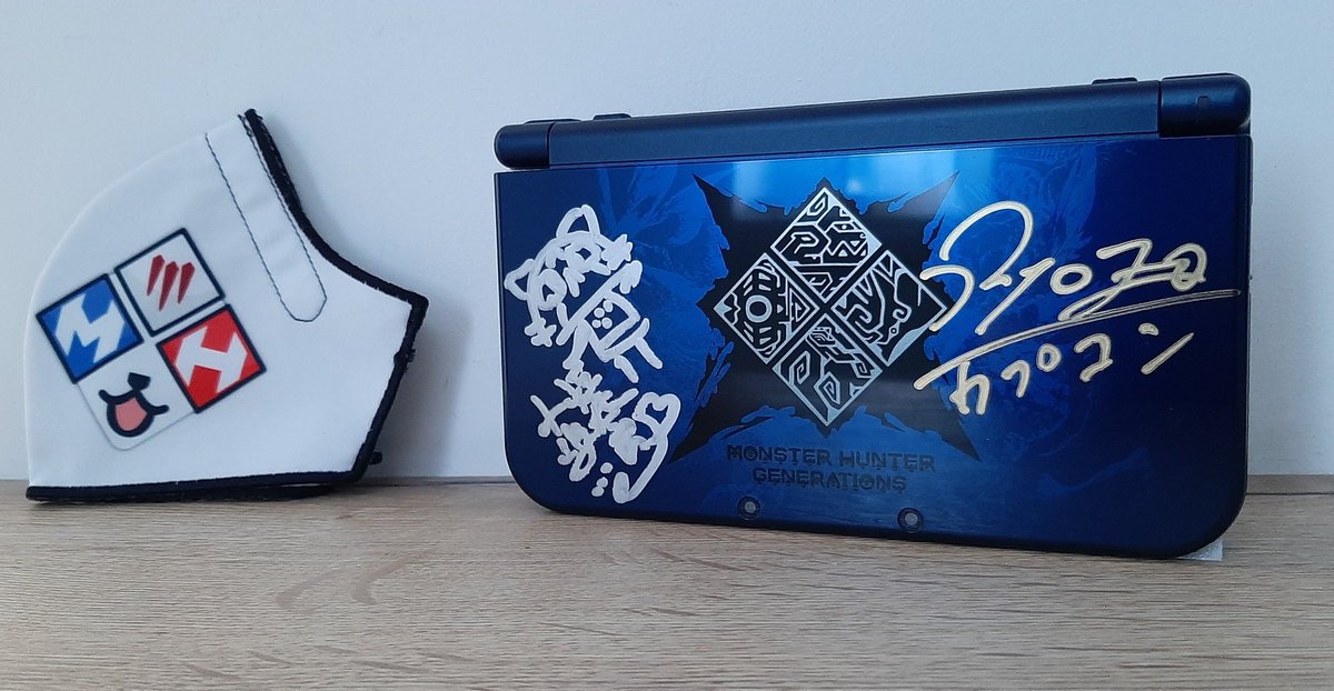 MHPassionU's tweet photo. EDIT: Collection MH 076
Import
New Nintendo 3DS LL - MHGen Special Pack NTSC-US
MHGen
Dédicaces : Shintaro Kojima, Ryozo Tsujimoto
sortie 16 Juillet 2016
#MonsterHunter #MHGoodies #monsterhuntercross #monsterhunterx #monsterhuntergenerations #mhgen #MH20th #モンスターハンター https://t.co/qwYJDEq7Jm