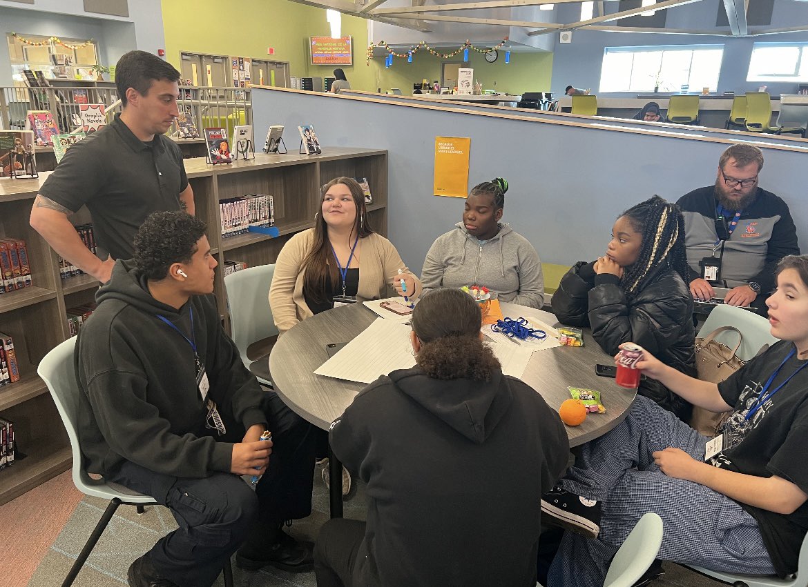 SyracuseSchools's tweet photo. Students on Superintendent Davis’ Student Cabinet visited @NottinghamSCSD Wednesday to discuss numerous topics. The group includes students from all of the SCSD High Schools. It’s a great opportunity for students to talk to administrators about district-wide issues. #SCSDSuccess https://t.co/QhMTMuylCt
