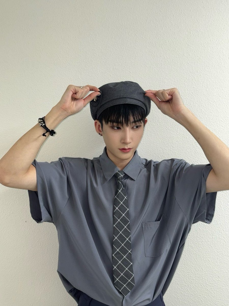 XODIAC_MEMBERS's tweet photo. [#웨인] 

쏘블리 덕분에 너무 행복한 10월이었어 
11월도 행복만 줄게 항상 진심으로 고맙고 사랑해 🐺🩶

#XODIAC #소디엑 #WAIN #웨인 https://t.co/y1qZXIcJ8S