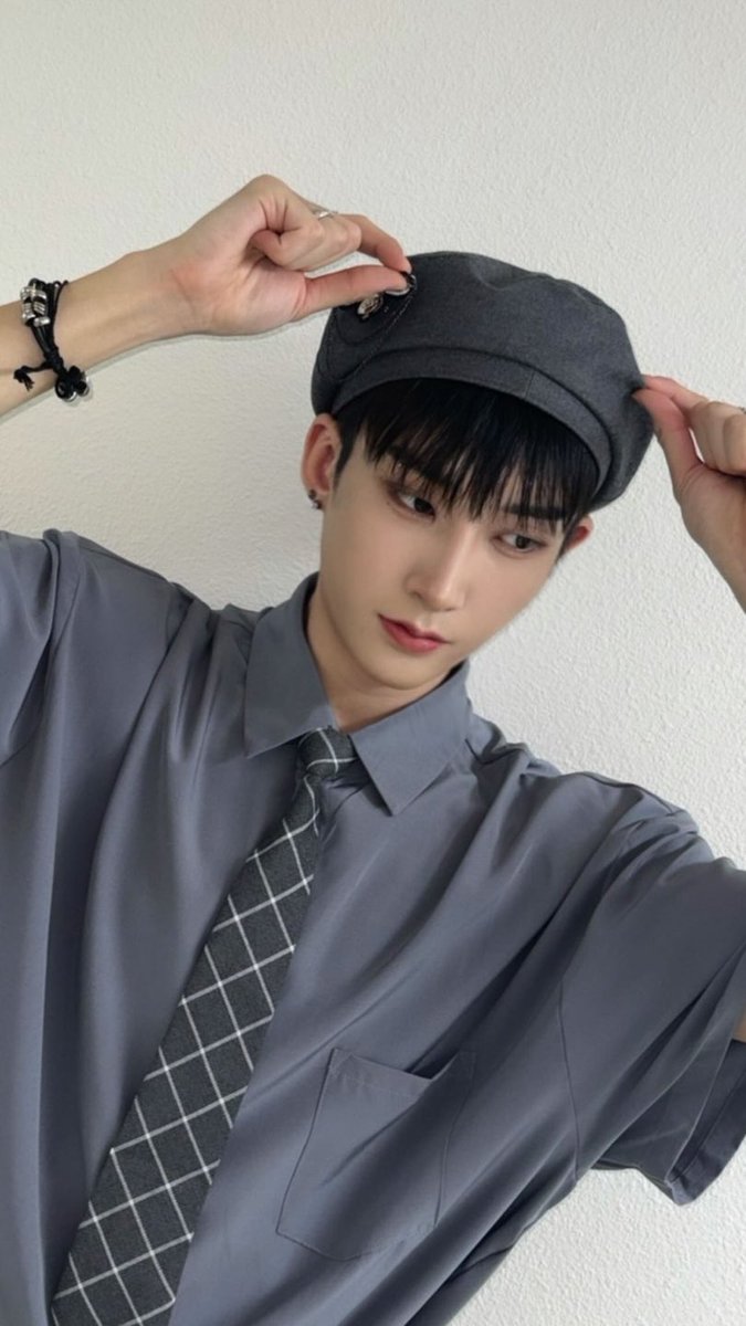 XODIAC_MEMBERS's tweet photo. [#웨인] 

쏘블리 덕분에 너무 행복한 10월이었어 
11월도 행복만 줄게 항상 진심으로 고맙고 사랑해 🐺🩶

#XODIAC #소디엑 #WAIN #웨인 https://t.co/y1qZXIcJ8S
