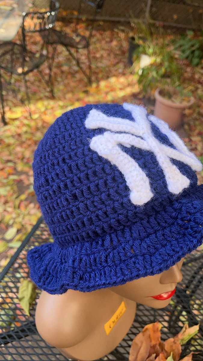 PearlsPatterns's tweet image. New York Yankees crochet hat