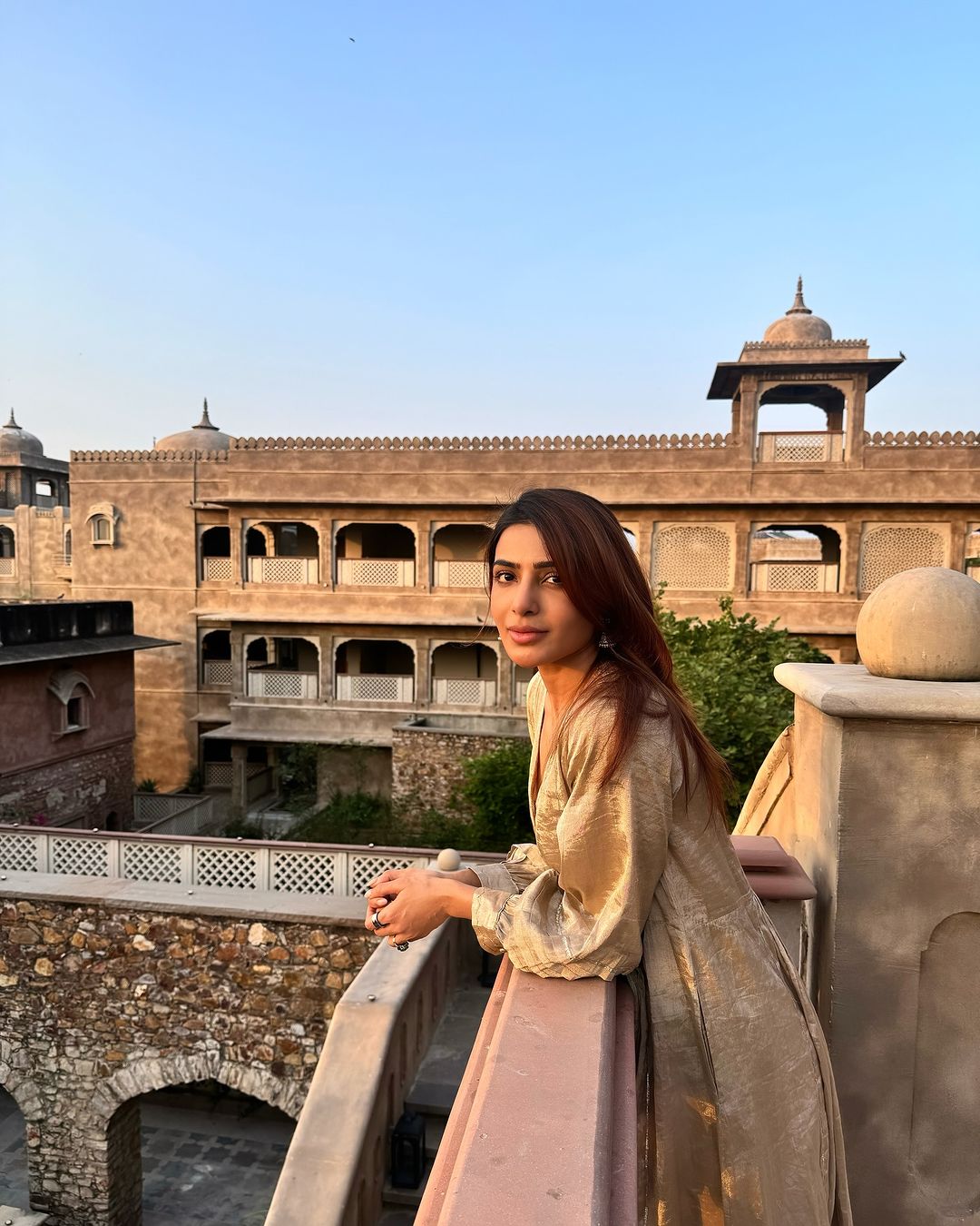 GbOt63QW8AALBsI?format=jpg&name=large