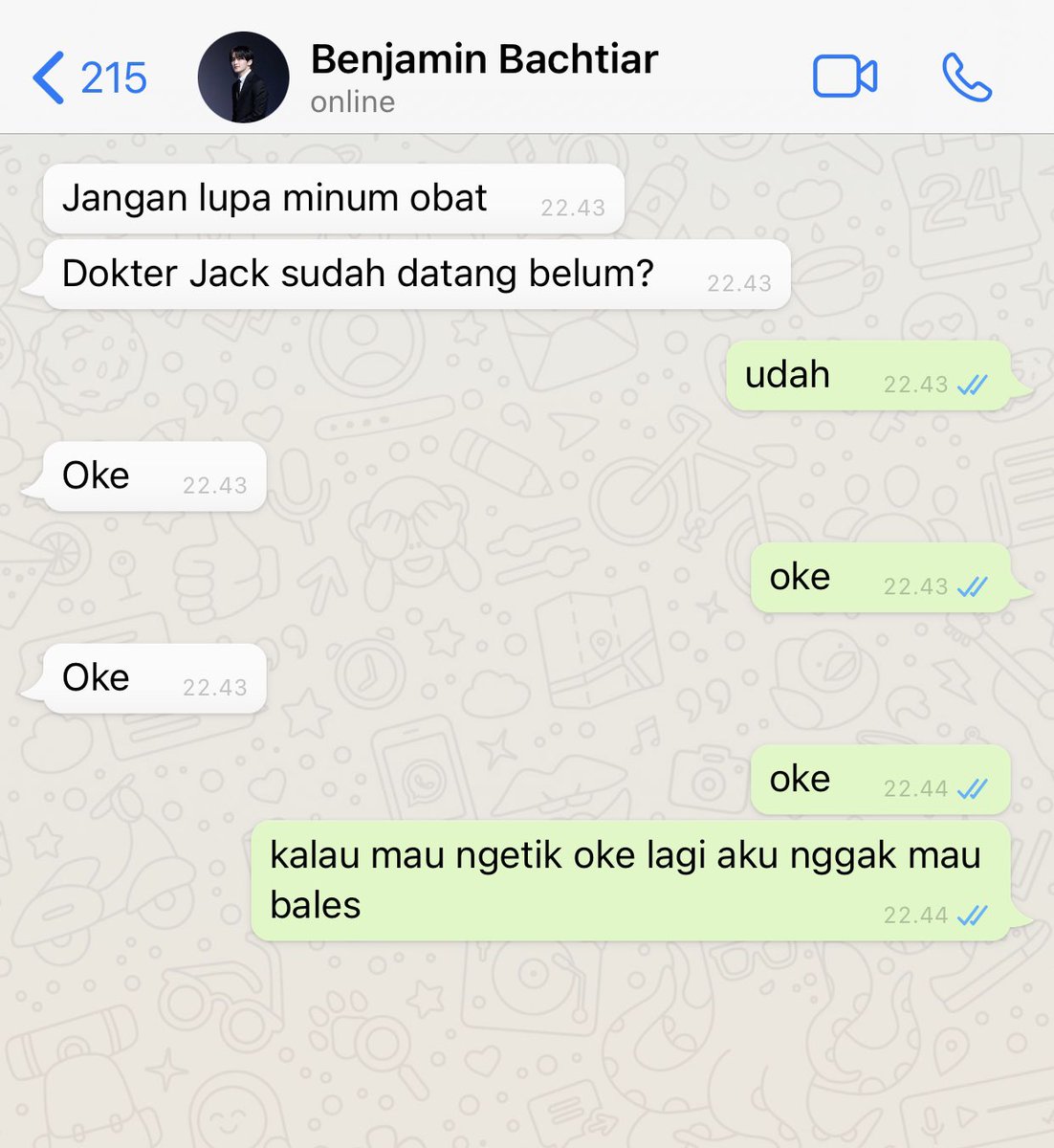 selvportrait's tweet photo. 142. fotonya udah gak botak. ayo tumpengan https://t.co/nXVcj6dEXP