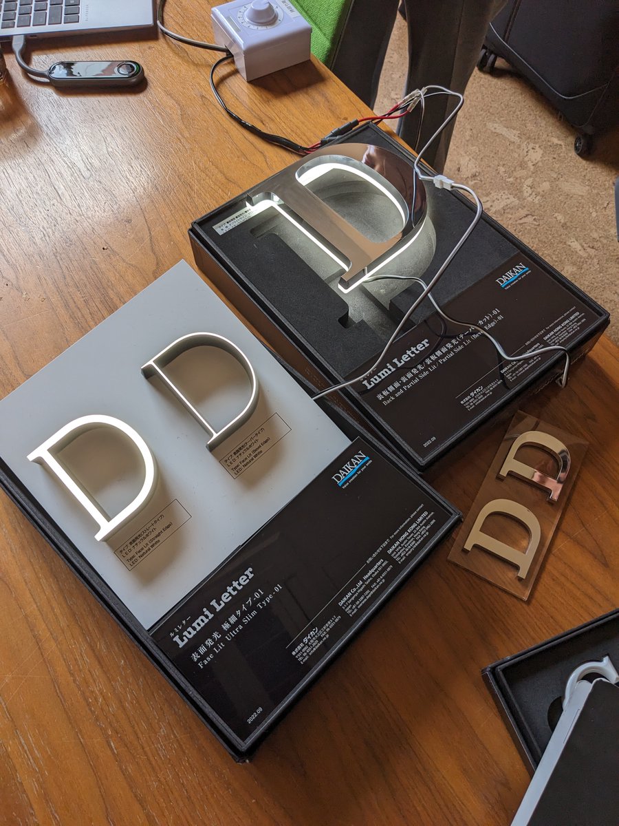 we_are_endpoint's tweet image. Our team recently hosted Japanese sign manufacturer Daikan! They showcased impressive LED signs and their ability to create paint finishes that mimic metals, stones, and more—a true game-changer. Meetings like these inspire us to keep pushing the boundaries of #wayfinding design.
