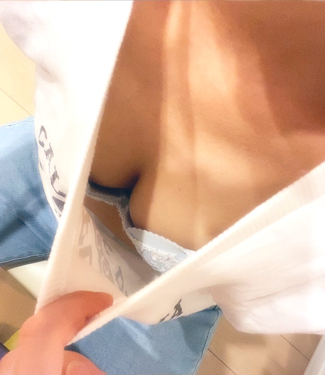 matue_ll's tweet photo. 가슴이 조아? 엉덩이가 조아?
#섹트 #맘눌뎀 https://t.co/NptVl427PA