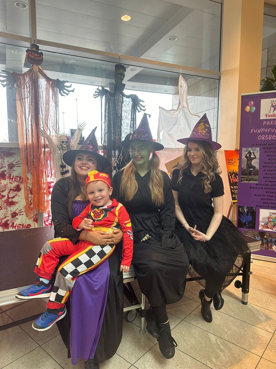 Red FM (@corksredfm) on Twitter photo It’s Halloween in <a href="/mahonpointsc/">Mahon Point Shopping Centre</a>! The efforts everyone has gone too is amazing!🎃 LOVE IT! <a href="/CiaraRevins/">Ciara Revins</a> It’s Halloween in <a href="/mahonpointsc/">Mahon Point Shopping Centre</a>! The efforts everyone has gone too is amazing!🎃 LOVE IT! <a href="/CiaraRevins/">Ciara Revins</a>