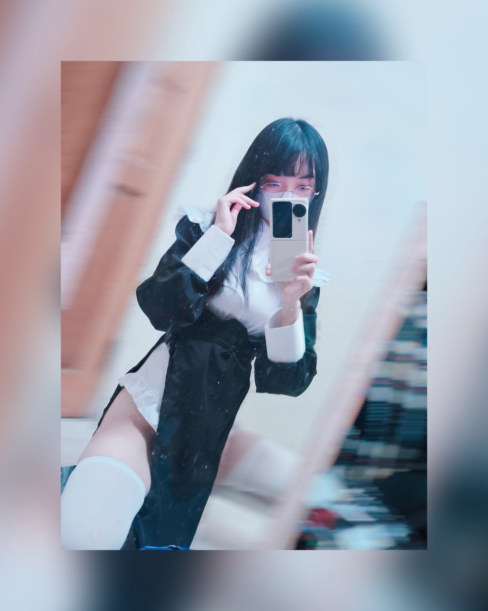 「 倒數十分鐘！！
         萬聖節快樂！！🎃✨🍬 」
___________________________
我知道圖文不符www
但是總覺得這眼神有點殺www
就想發了🤣🤣
------------------+++++
最近在忙期中😭😭
雖然感覺有點快被壓垮了嗎（？
------------------+++++
不過上次那篇文的流量
直接嚇到我🥺🥺大家是不是
都很喜歡上一篇的反差啊(*´･д･)?

#HappyHalloween