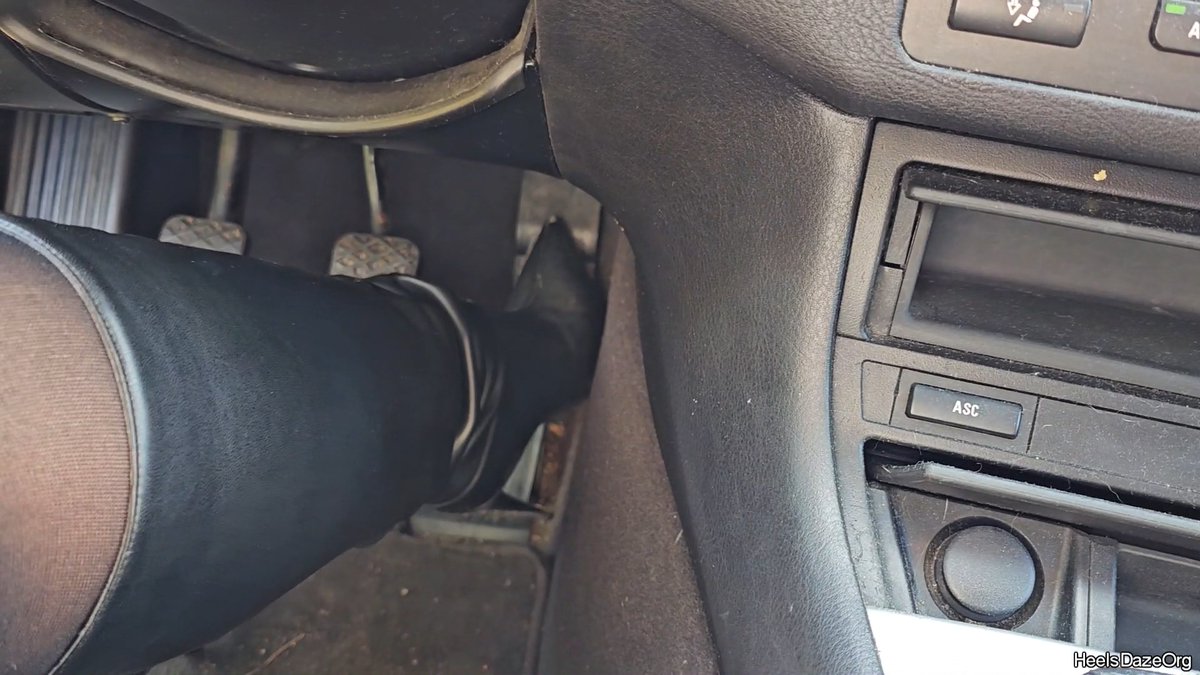 DazeOrg's tweet photo. https://t.co/t02kSxBSRW
#revving #pedalpump #pedalpumping #rev #soles #Boots #Bootfetish #leatherboots #bootsoles #stilettoboots #stilettos #fetish #c4s #clips4sale #pedaltothemetal #maxrpms https://t.co/J0MsUCwlUf
