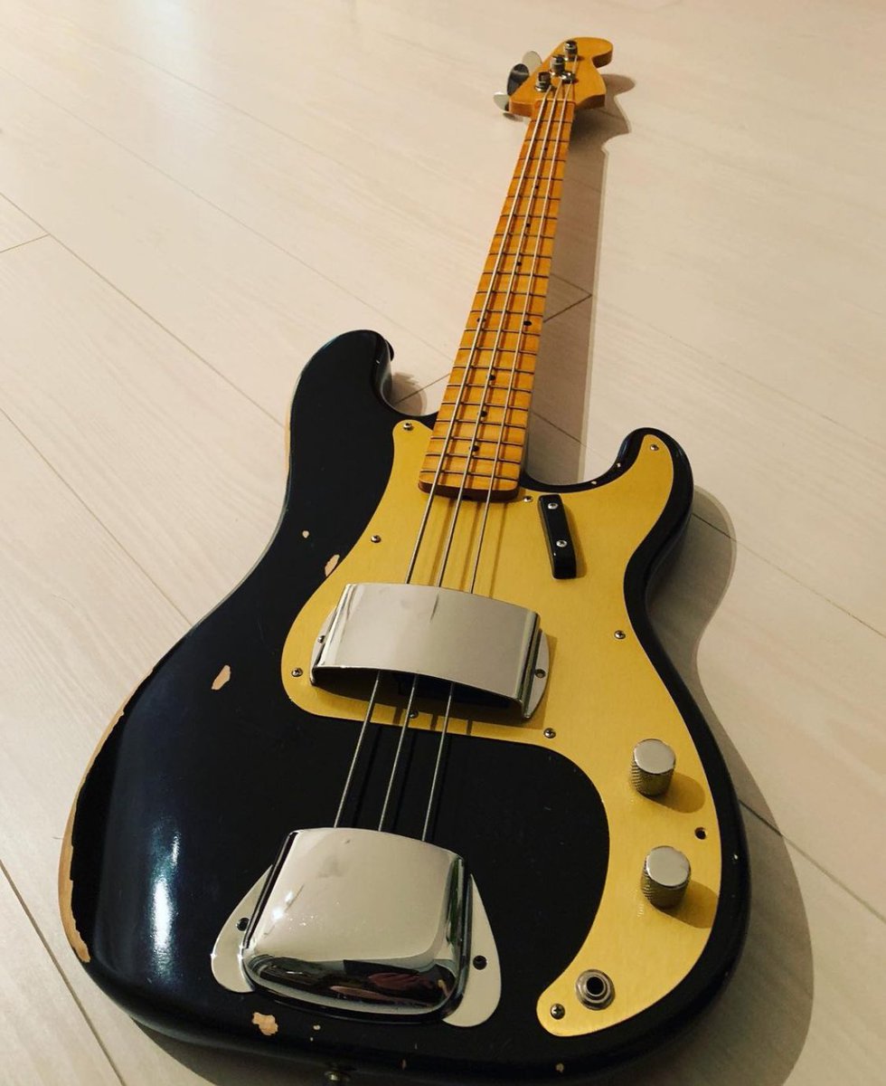 nvdsk0118's tweet photo. 11月1日は3弦ベースの日

#3弦ベース
#エレキベース 
#precisionbass
#3stringbass https://t.co/1FP60xnZsC