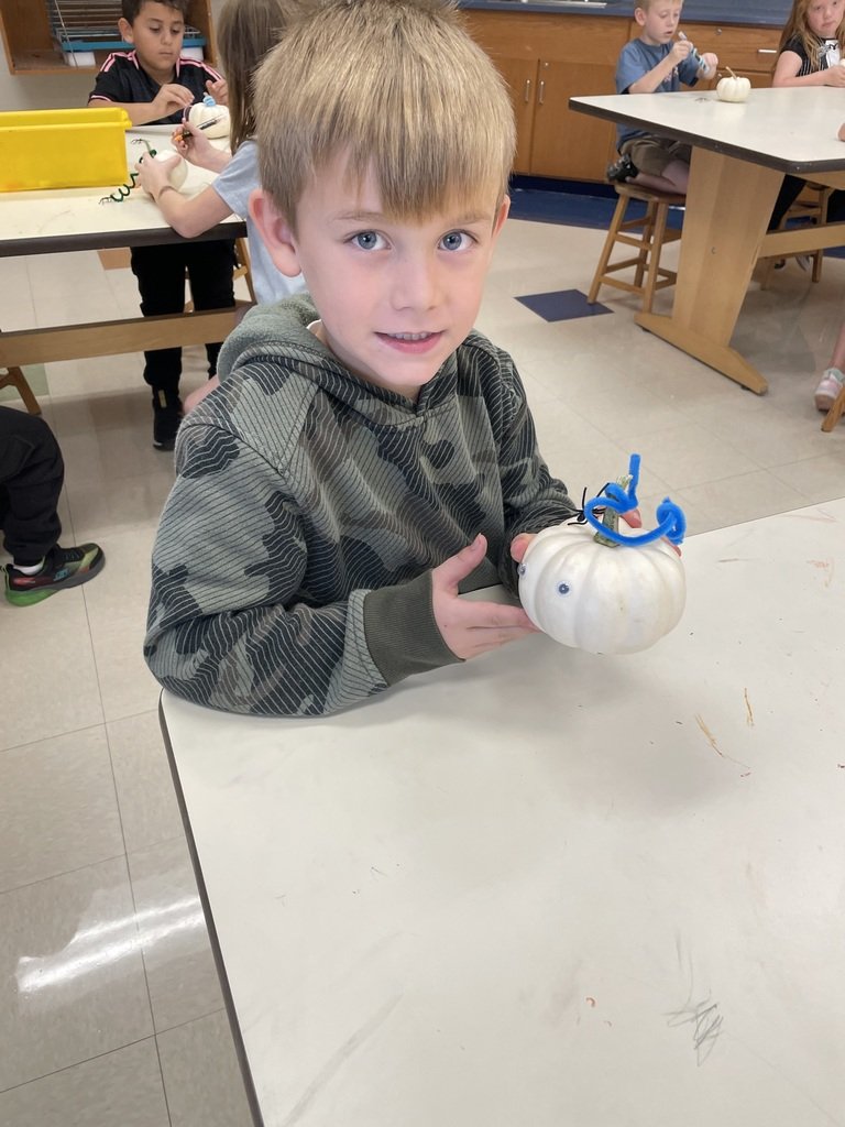 MidviewNorth's tweet photo. Happy Halloween! We are so grateful to the Mantle Family and R&amp;M Fence for their incredibly generous donation. Our students had a blast decorating the pumpkins in Art class last week. Thank you for supporting our school! https://t.co/IJqOigJ3A7