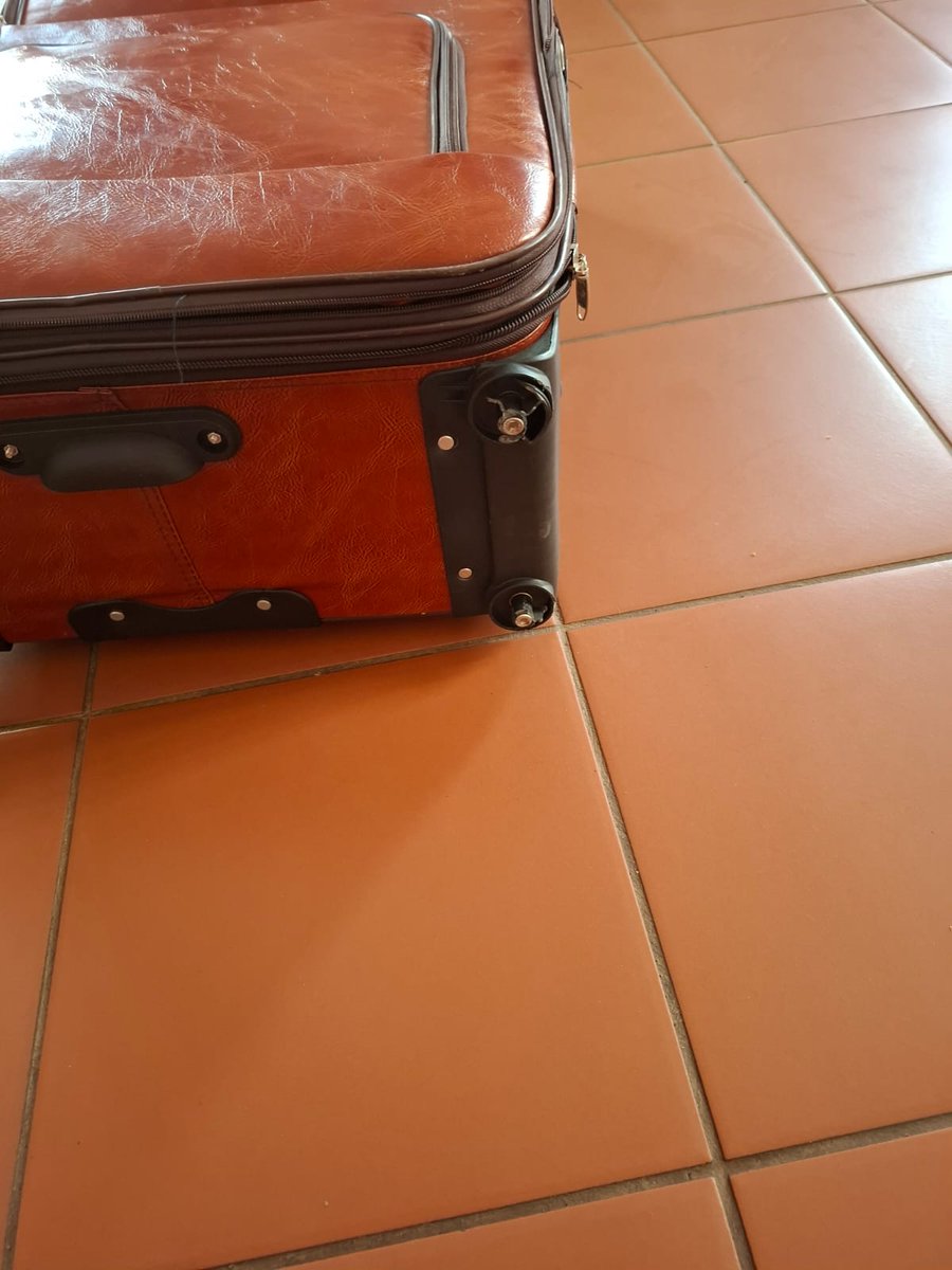 tselanedevine's tweet photo. @qatarairways please assistwhere do I report a broken suitcase, what kind of a service is this my suitcase's wheels were broken on arrival from Doha to Jnb please do something booked via @FlightCentreRSA https://t.co/U4bxbVyrZX