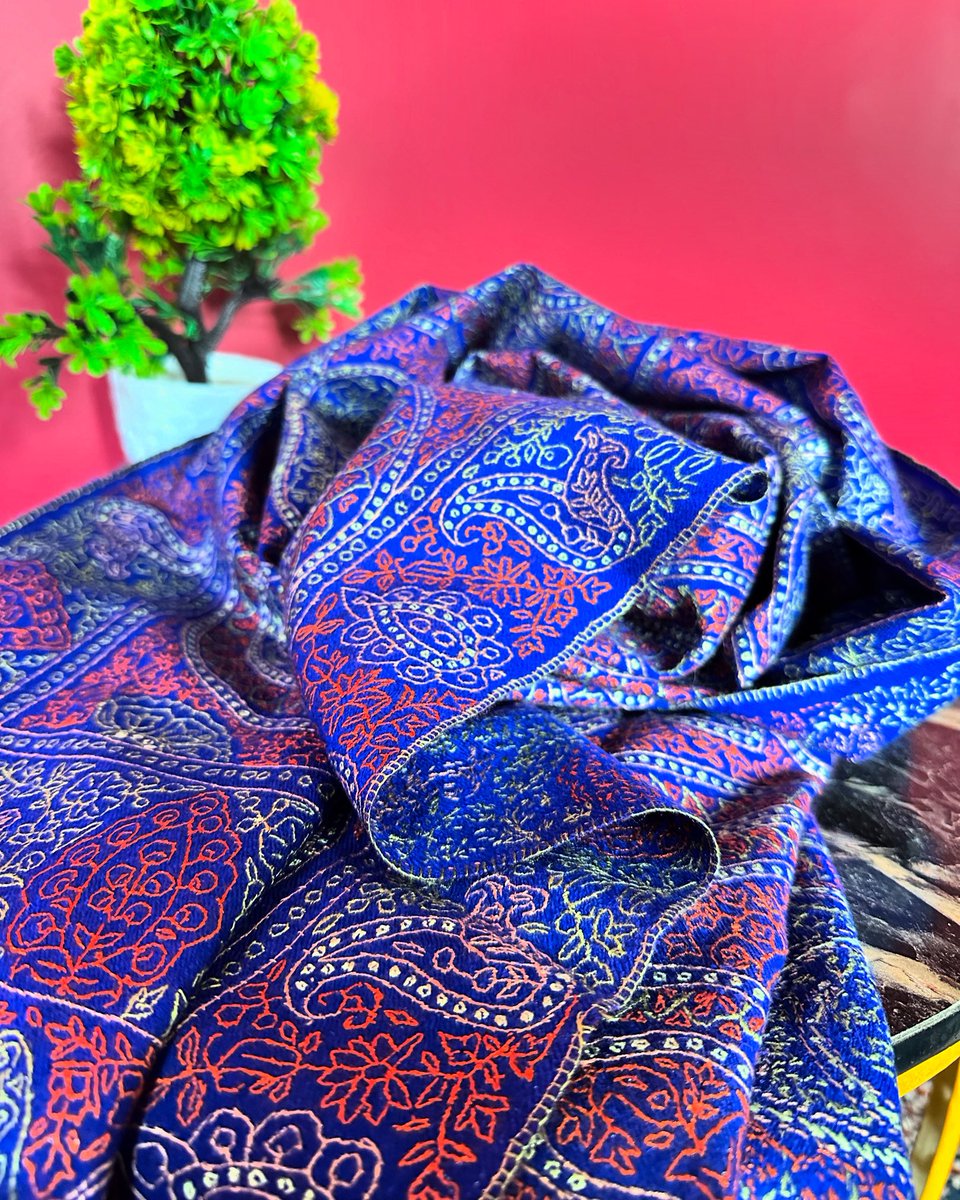 PashmIndia's tweet photo. Wrap yourself in the warmth of tradition and elegance this Diwali 🪔. May the vibrant threads of joy,prosperity and love entwine in your life like the exquisite embroidery on this royal blue #pashminashawl .Wishing you a festive season filled with light and grace!

#pashmindia https://t.co/2C7yC92Xy4