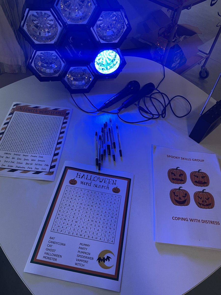 LauraTomkins_bridge tweet media