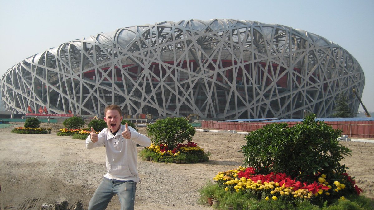 我记得非常清楚，是万圣节2005年在图书馆搜到学中文的光盘，当天马上开始跟着说学习。19年了，我确实爱说中文！ ❤️