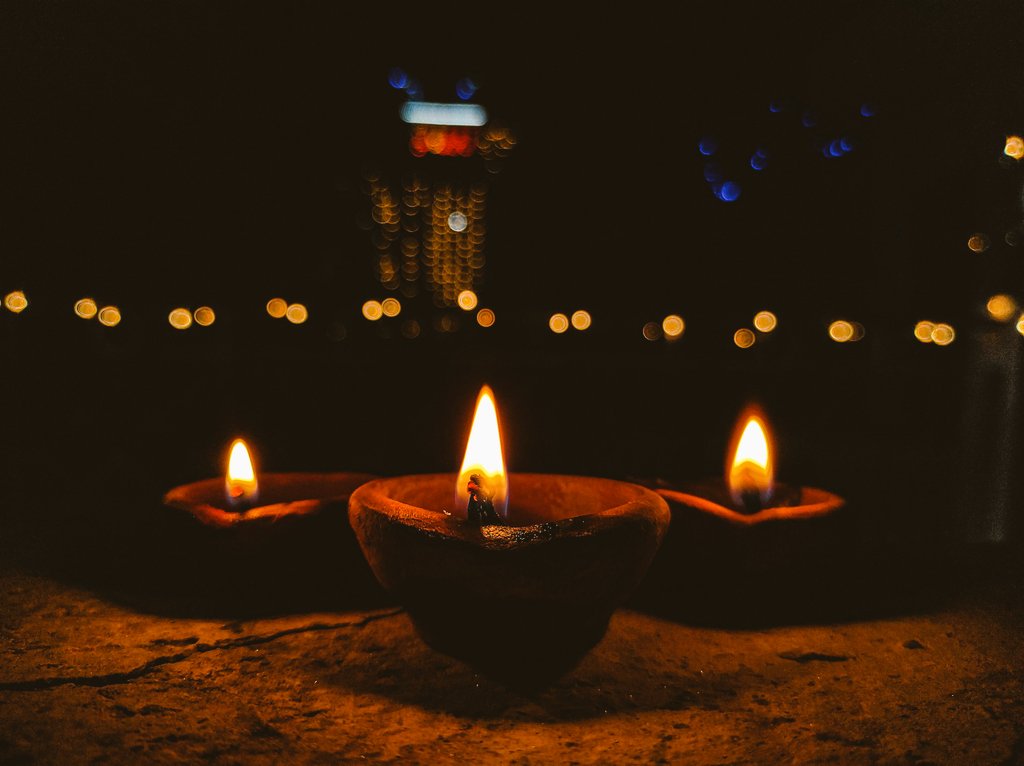 To new beginnings that shall
cross our path each day,

To the people who enter our
lives and fill our bones with glee,

To the supreme divine who
lights all dark paths for us,

That's the vibe I am going for 
this Deepawali 🪔

#poetry #HappyDeepavali